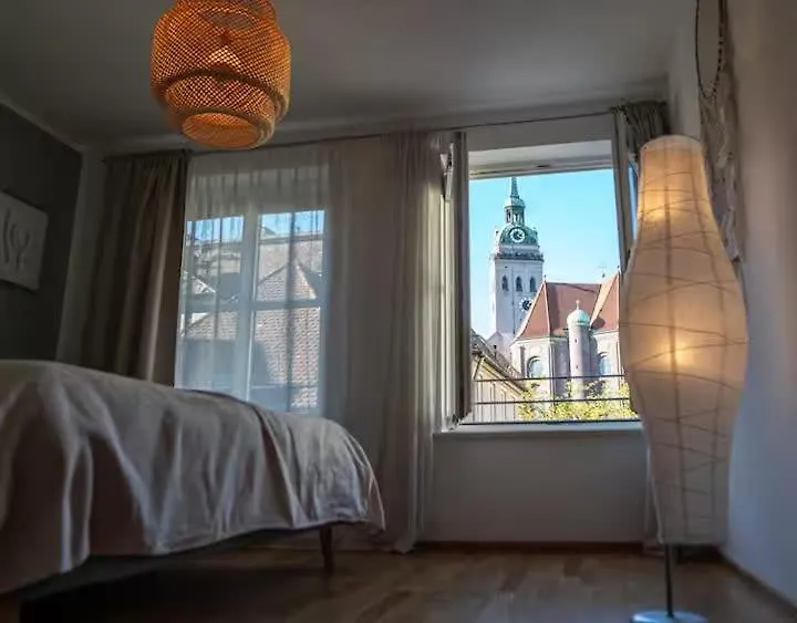 Beautiful Old Town Apartment Munich
